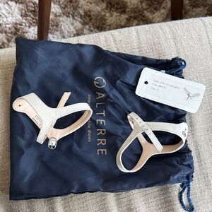 Alterre interchangeable shoe straps